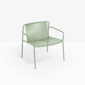 sillón lounge exterior Tribeca color verde agua de Pedrali
