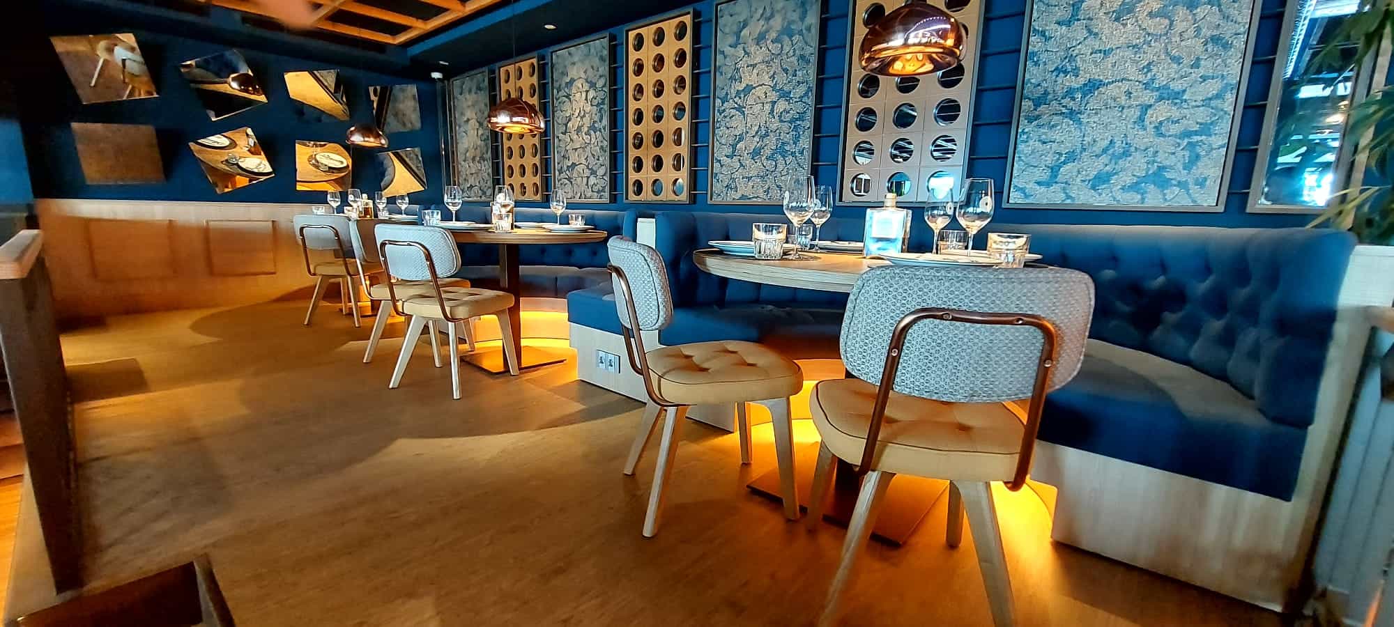 mesas, sillas y bancos de comedor restaurante suministradas por Sitamon