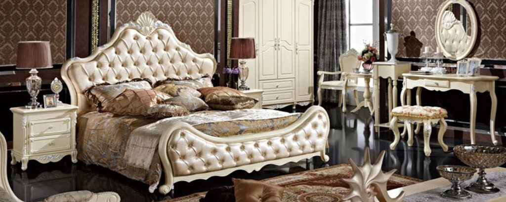 Un dormitorio con muebles estilo parisino