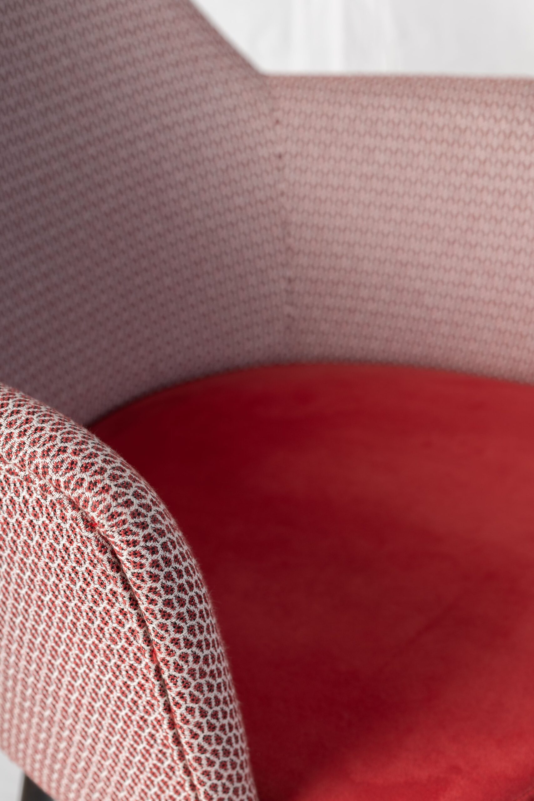 vista detalle del asiento tapizado de una silla de hosteleria