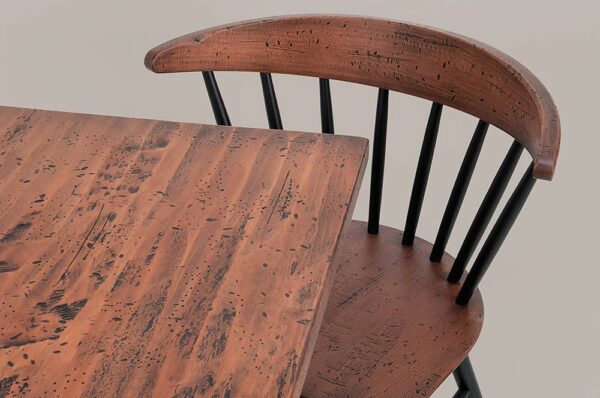 Tablero de mesa de pino macizo desgastado y patinado de aspecto usado Ant