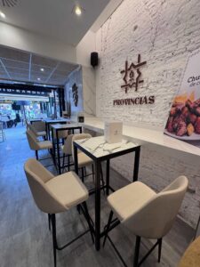 taburetes tapizados medida interiorismo Bar Provincias Granada